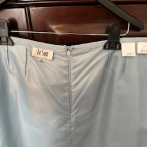 Le Suit Powder Blue Skirt Suit - Picture 9 of 11
